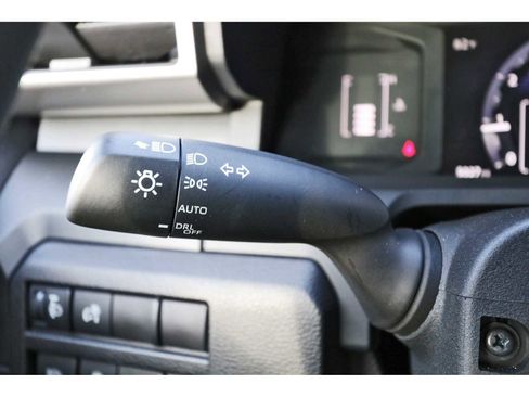 Used 2024 Toyota Tacoma SR image 17