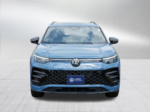Certified 2025 Volkswagen Tiguan SE R-Line AWD/4WD image 2