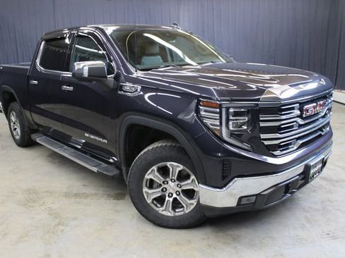 Used 2024 GMC Sierra 1500 SLT AWD/4WD image 1