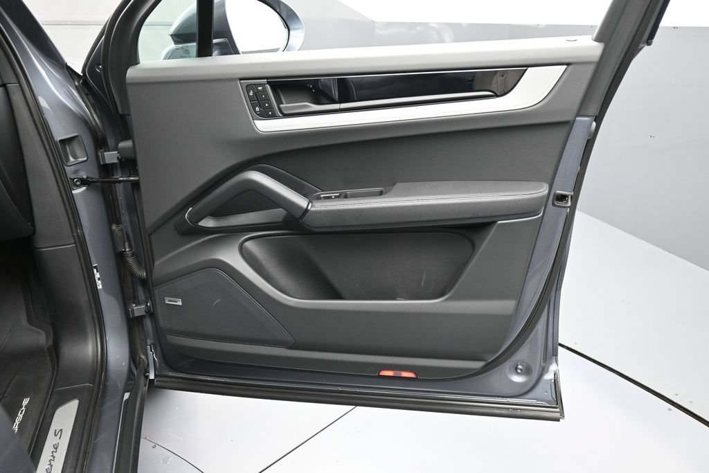 Certified 2026 Porsche Cayenne S AWD/4WD image 28
