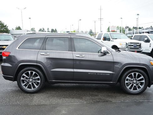 Used 2017 Jeep Grand Cherokee Overland AWD/4WD image 6