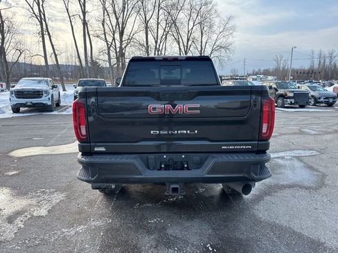Used 2022 GMC Sierra 2500 Denali w/ Denali Black Diamond Edition image 3
