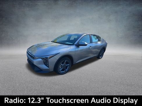 New 2025 Kia K4 LXS image 9