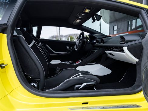 Used 2023 Lamborghini Huracan Tecnica RWD image 32