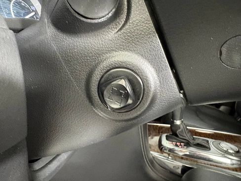 Used 2018 Nissan Armada Platinum w/ Interior Lighting Package RWD image 17