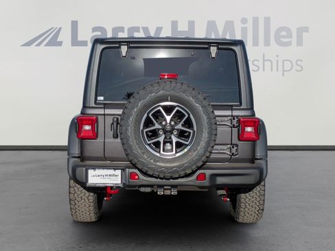 New 2025 Jeep Wrangler Unlimited Rubicon w/ Steel Bumper Group image 5