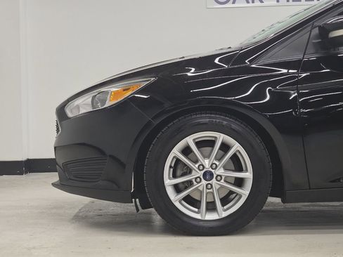 Used 2018 Ford Focus SE w/ Cold Weather Package image 37