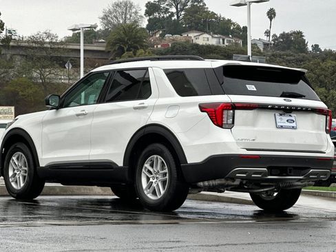 New 2026 Ford Explorer Active w/ Active Comfort Package image 5