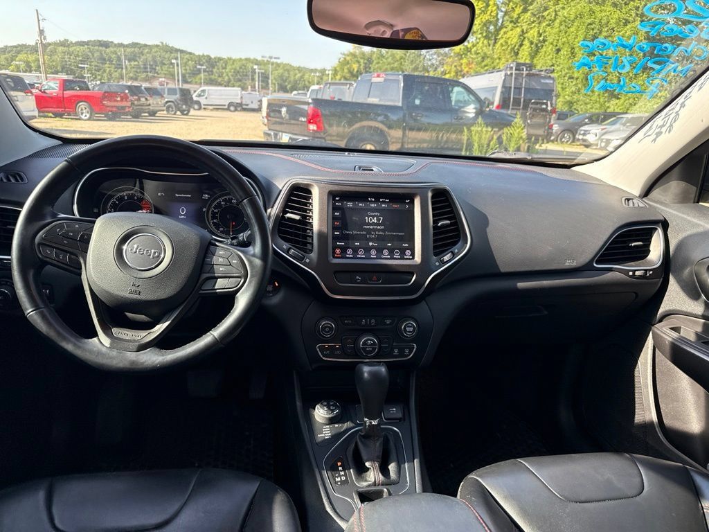 Used 2020 Jeep Cherokee Trailhawk w/ Cold Weather Group AWD/4WD image 40