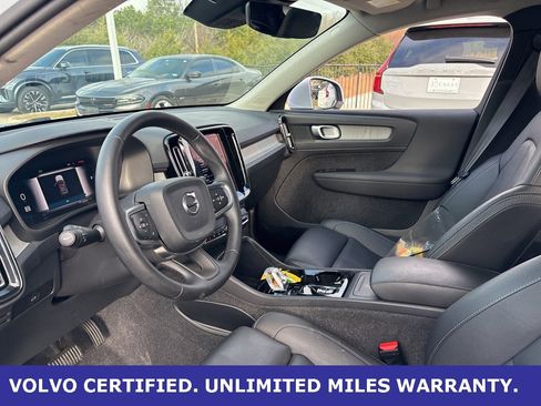 Certified 2025 Volvo XC40 B5 Plus image 17