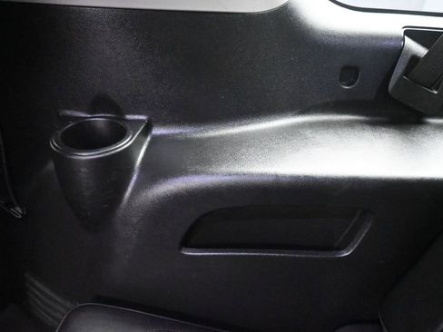 Used 2018 Chevrolet Suburban LT AWD/4WD image 40