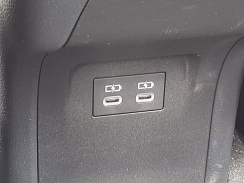 Used 2024 Toyota Prius XLE image 27