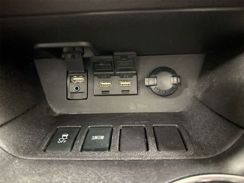 Used 2019 Toyota Highlander XLE image 34