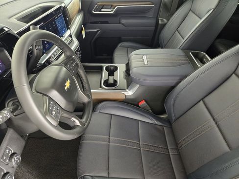 New 2026 Chevrolet Silverado 2500 High Country w/ High Country Premium Package AWD/4WD image 14