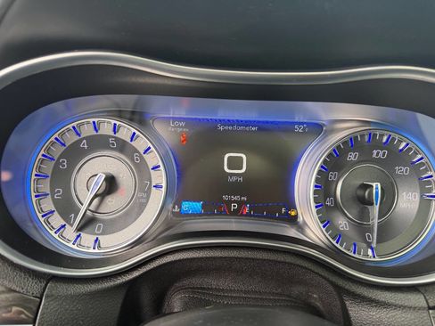 Used 2016 Chrysler 300 Limited image 10