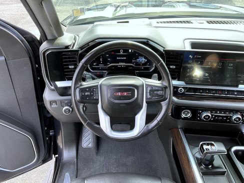 Used 2022 GMC Sierra 1500 SLT w/ SLT Convenience Package AWD/4WD image 11
