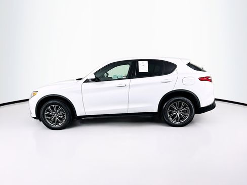Used 2023 Alfa Romeo Stelvio Sprint image 4