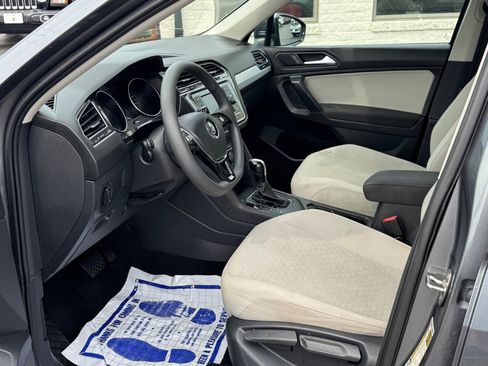 Used 2021 Volkswagen Tiguan S FWD image 12