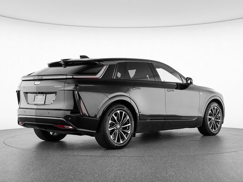 Used 2024 Cadillac Lyriq Sport AWD/4WD image 5