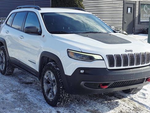 Used 2019 Jeep Cherokee Trailhawk w/ Comfort/Convenience Group image 8