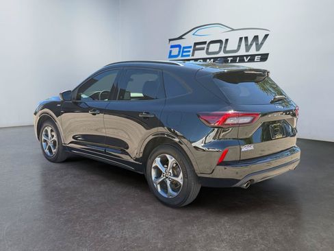 Used 2023 Ford Escape ST-Line w/ Tech Pack #1 AWD/4WD image 5