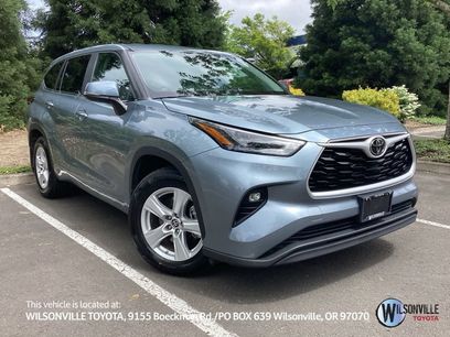 Used 2023 Toyota Highlander LE
