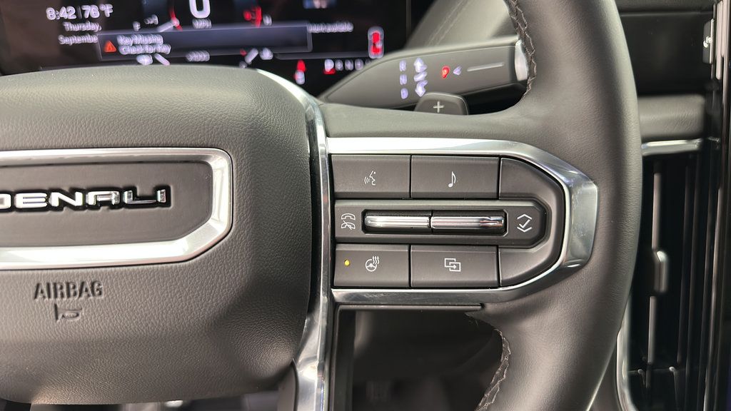 Used 2025 GMC Yukon Denali AWD/4WD image 16
