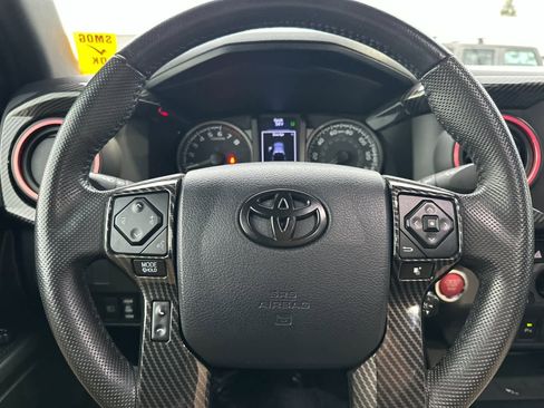 Used 2020 Toyota Tacoma TRD Sport image 22