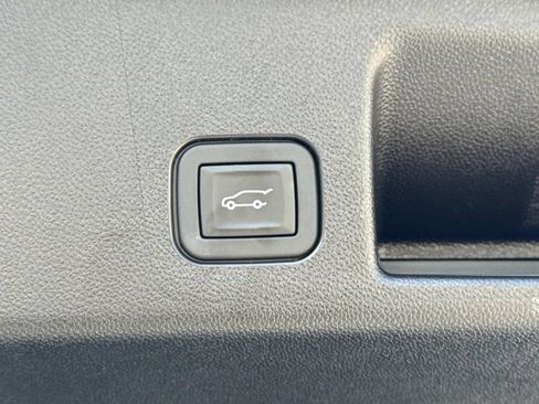 Used 2025 Chevrolet Equinox EV RS w/ LPO, All-Weather Mat Package FWD image 23