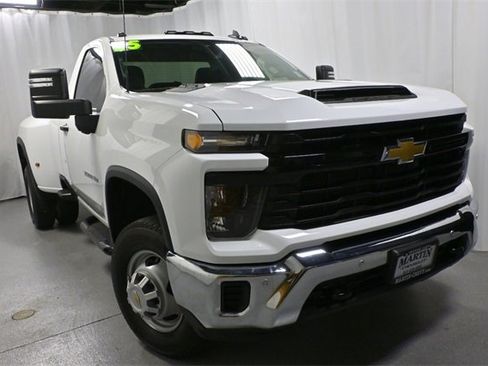 Used 2025 Chevrolet Silverado 3500 W/T w/ WT/CX Safety Package image 2
