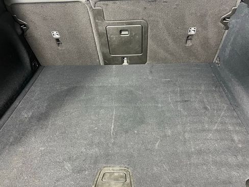 Used 2025 Volvo XC60 B5 Plus image 27