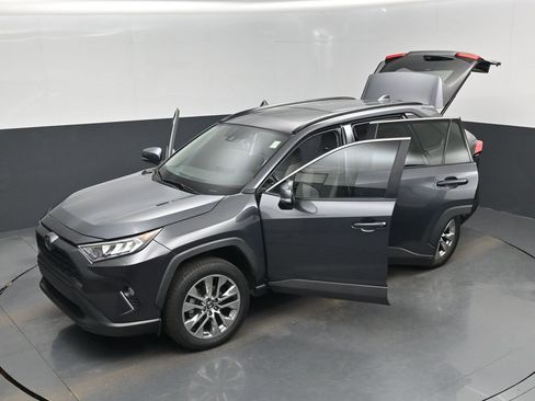Used 2020 Toyota RAV4 XLE Premium image 54
