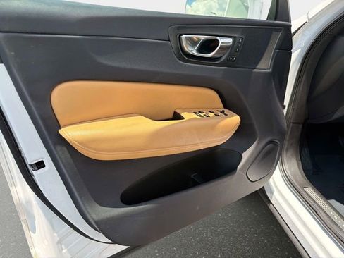 Used 2018 Volvo XC60 T6 Inscription w/ Luxury Seat Package AWD/4WD image 17
