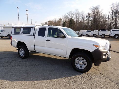 Used 2021 Toyota Tacoma SR image 10