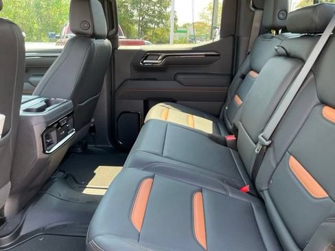 Used 2026 GMC Sierra 1500 AT4 w/ AT4 Premium Package AWD/4WD image 18