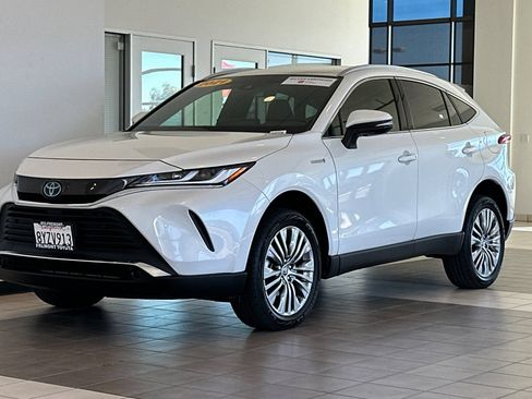 Certified 2021 Toyota Venza XLE AWD/4WD image 8