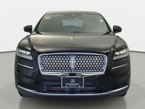 Used 2023 Lincoln Nautilus Reserve image 2