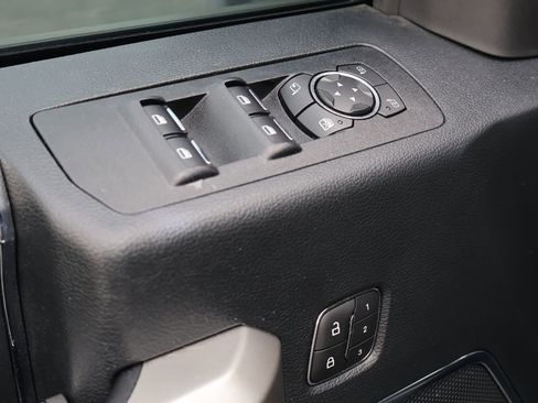 Used 2019 Ford F150 Lariat w/ Equipment Group 502A Luxury image 10