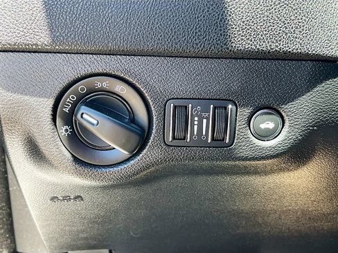 Used 2023 Dodge Charger R/T RWD image 10