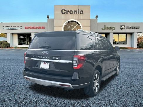 Used 2024 Ford Expedition Limited image 3