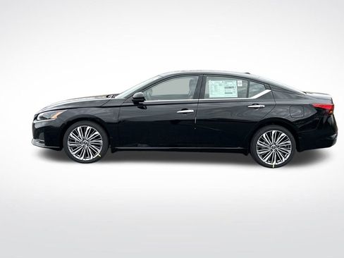 New 2025 Nissan Altima 2.5 SL image 2