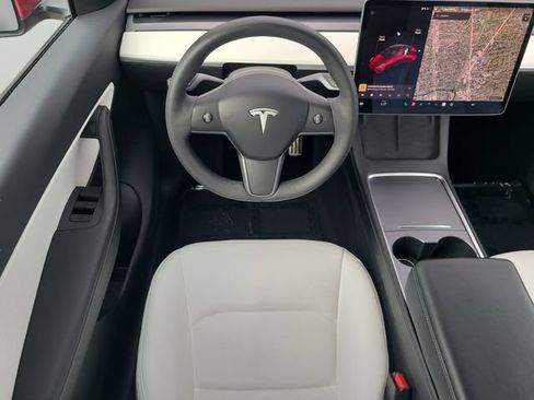 Used 2022 Tesla Model Y Performance AWD/4WD image 18