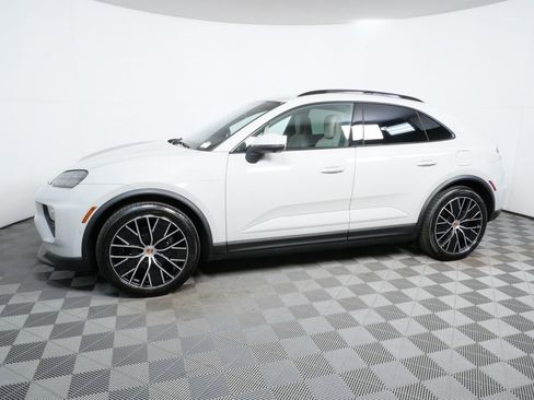 New 2026 Porsche Macan 4 Electric image 2