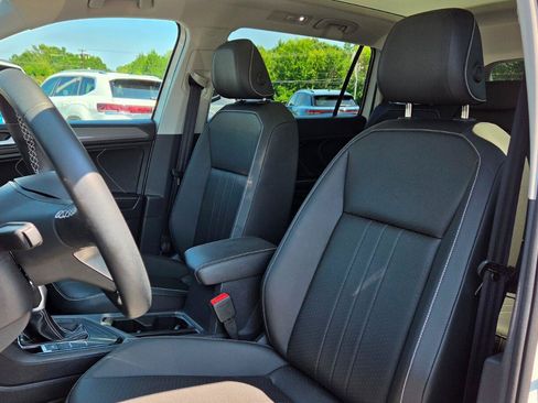 Certified 2023 Volkswagen Tiguan SE w/ Panoramic Sunroof Package FWD image 24