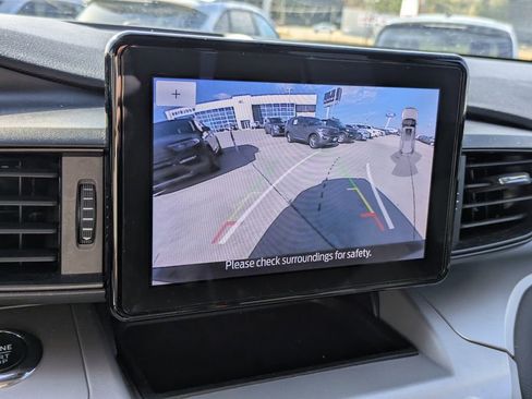 Used 2023 Ford Explorer XLT image 19