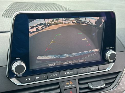 Used 2019 Nissan Altima 2.5 SL FWD image 17