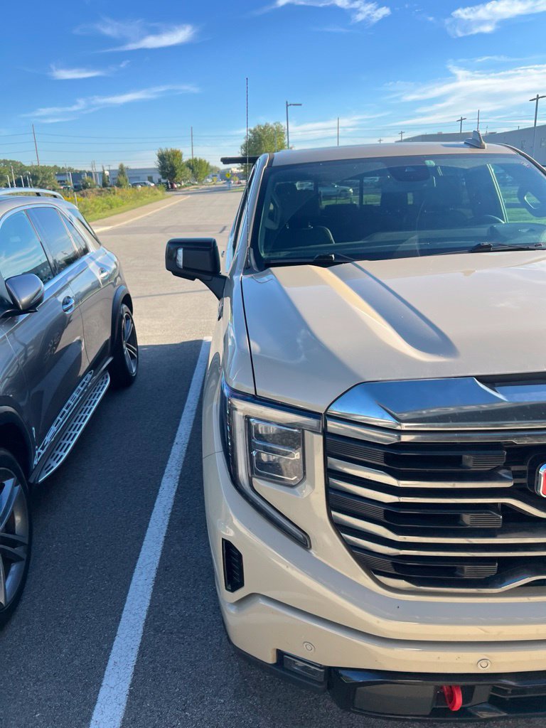 Used 2023 GMC Sierra 1500 AT4 w/ AT4 Premium Package AWD/4WD image 6
