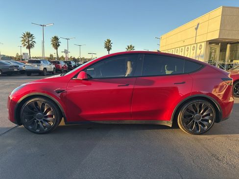 Used 2021 Tesla Model Y Performance image 4