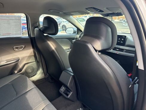 New 2025 Kia K4 LXS image 12