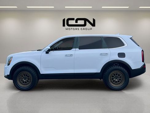 Used 2022 Kia Telluride LX AWD/4WD image 2